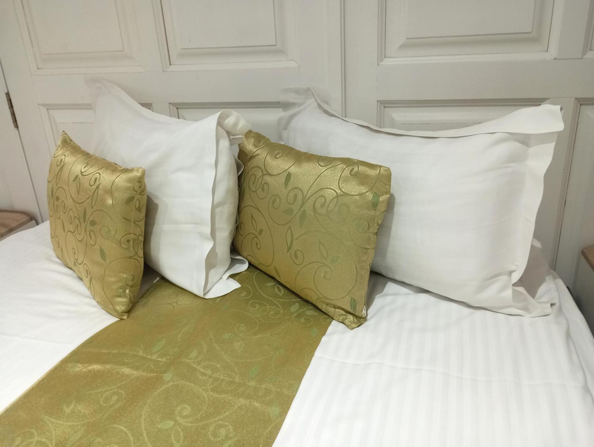Rhc Royal Hotel Oradea Exterior photo