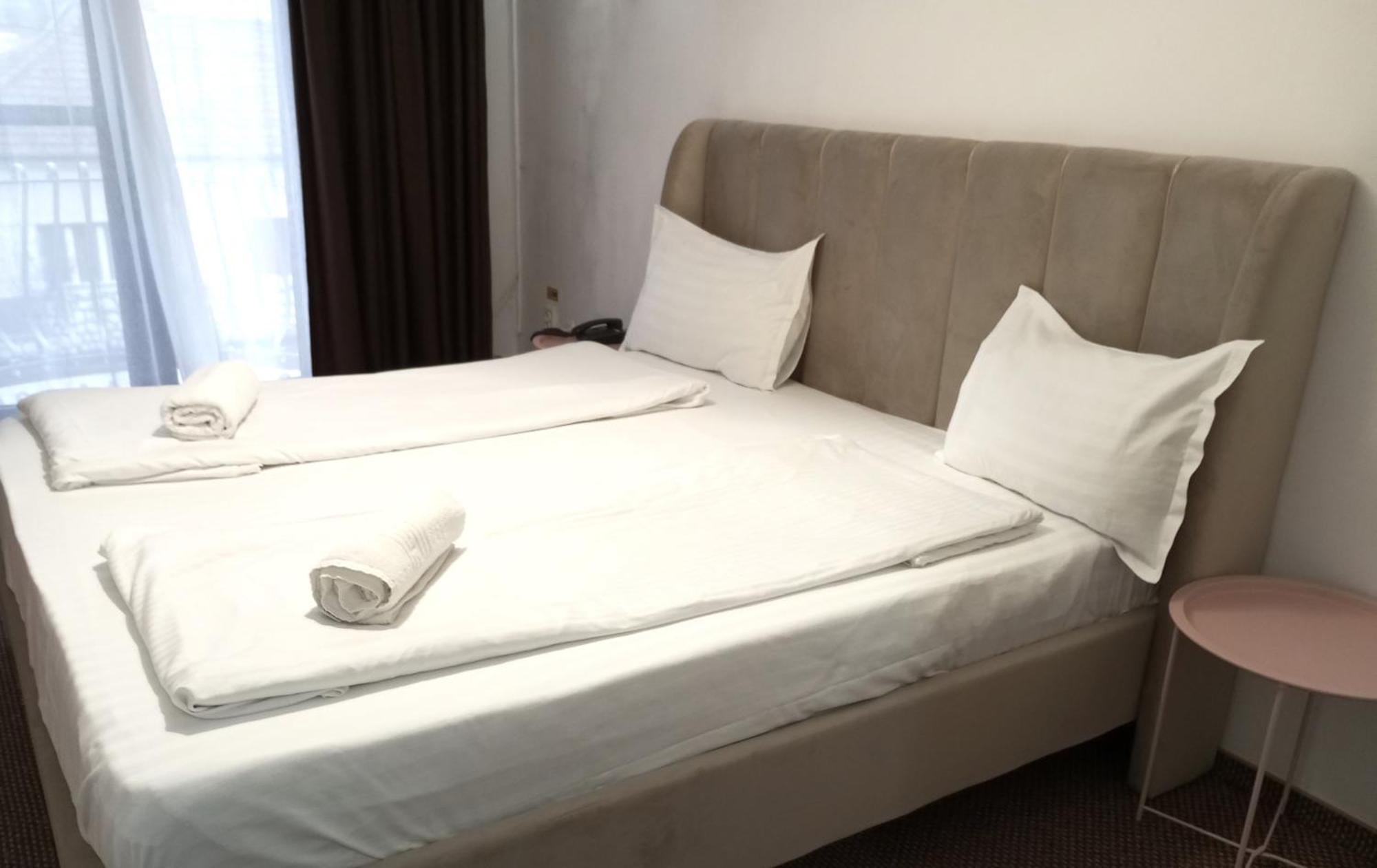 Rhc Royal Hotel Oradea Exterior photo